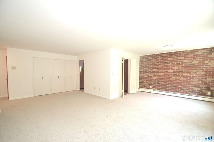 Property Photo:  3900 Park Avenue 7K  CT 06604 