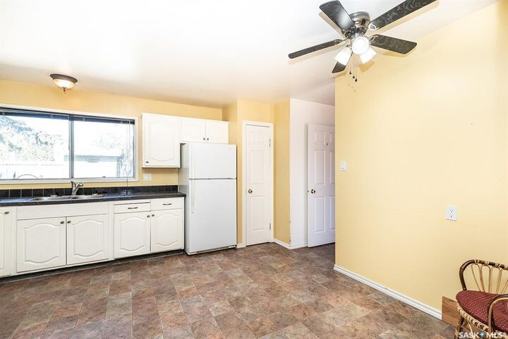 Property Photo:  1742 Richardson Road  SK S7L 4B5 