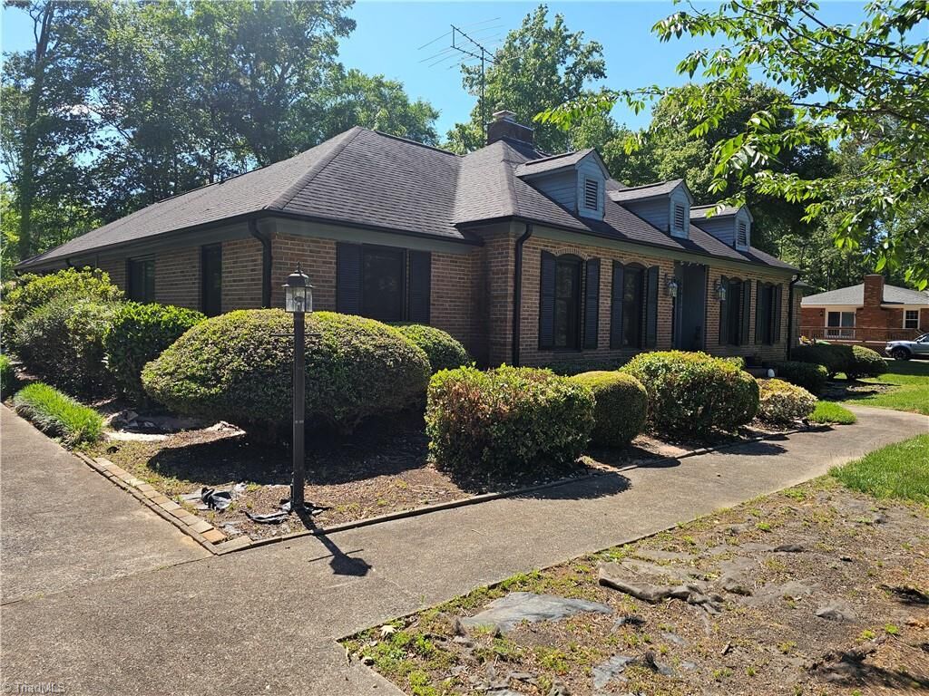 Property Photo:  1108 Oak Hill Drive  NC 28112 