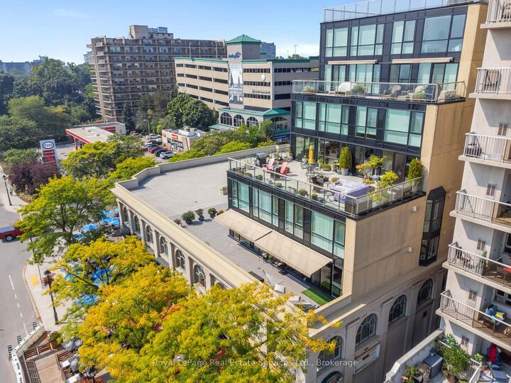 Property Photo: 415 Locust Street 310 ON L7S 2J2