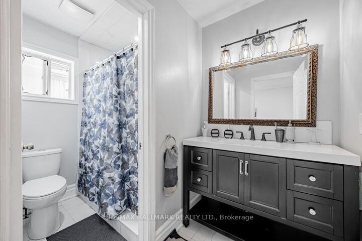 Property Photo: 1109 Keswick Court ON L1K 2V2