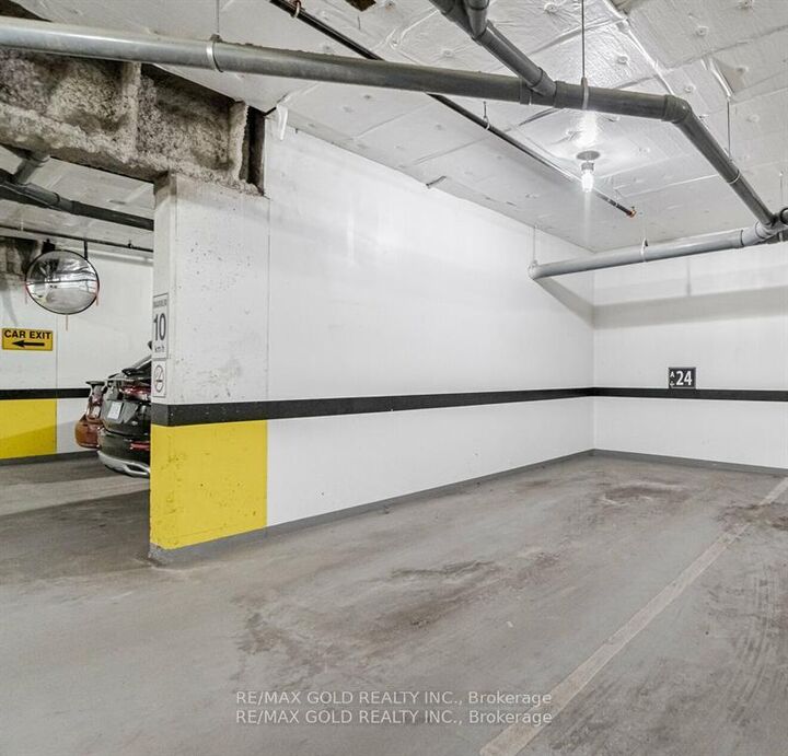 Property Photo:  39 New Delhi Drive  ON L3S 0E1 