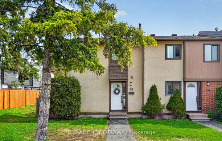 Property Photo: 5 Vanessa Terrace D ON K2J 1Y4