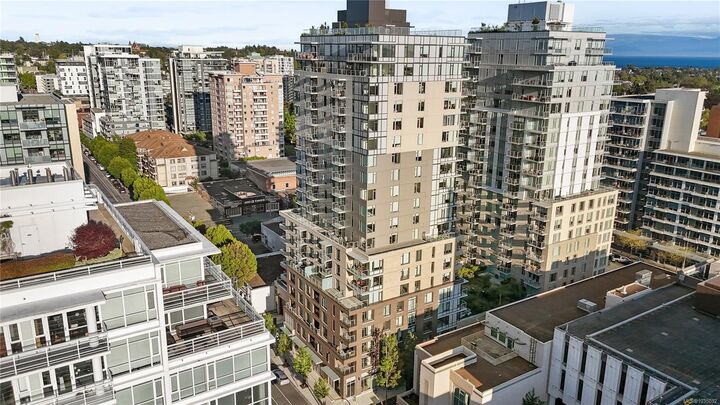 Property Photo:  845 Johnson St 1206  BC V8W 0G3 