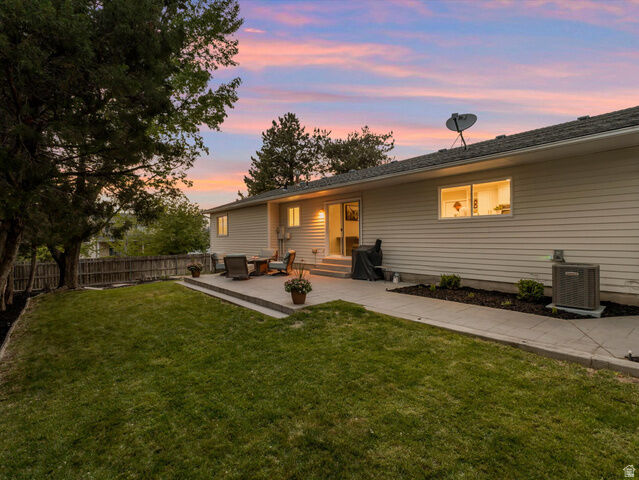 Property Photo:  1230 E Crestridge Rd  UT 84094 