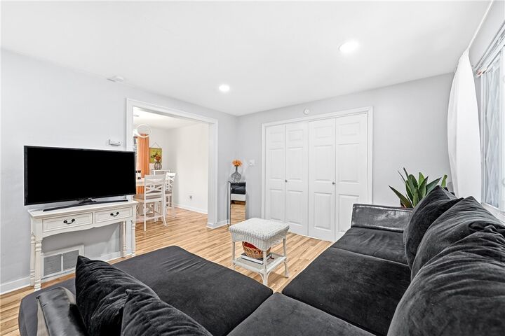 Property Photo:  212 Richland Dr  PA 15235 