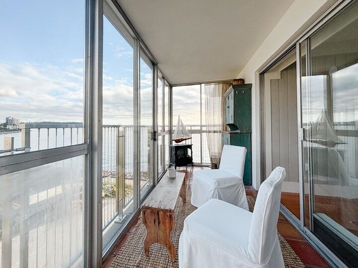 Property Photo:  