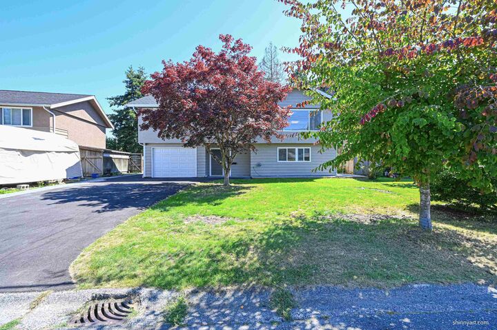 Property Photo:  5546 Maple Crescent  BC V4K 1G4 