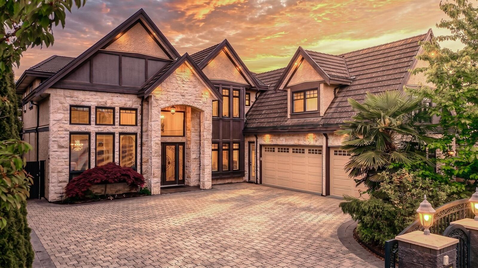 Property Photo:  10320 Dennis Crescent  BC V7A 3R8 