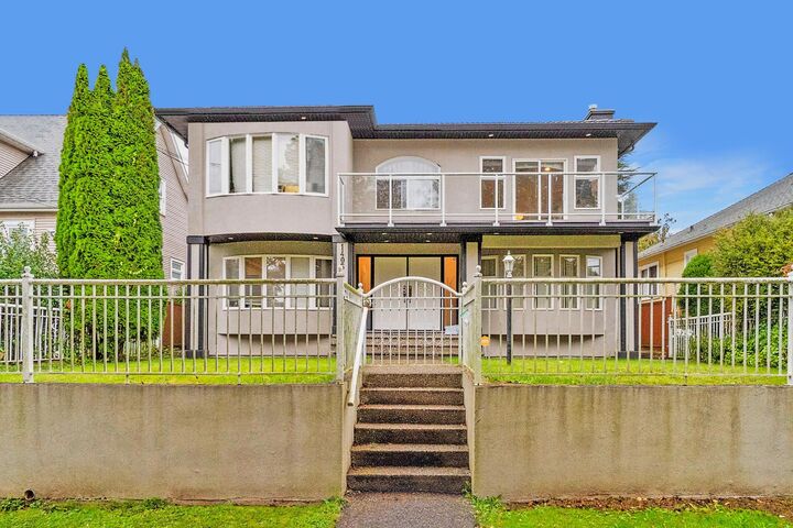 Property Photo:  1405 Edinburgh Street  BC V3M 2W3 