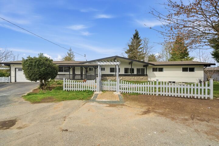 Property Photo:  2291 Rainier Street  BC V2T 3E7 