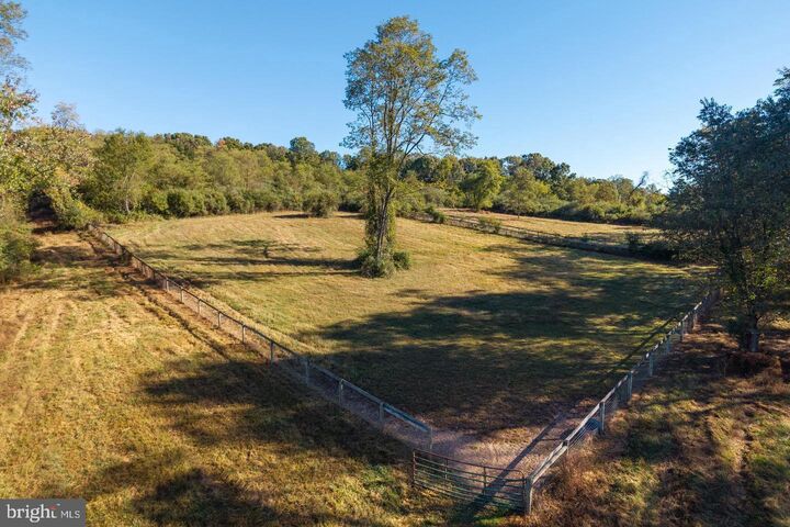 Property Photo:  2275 Strasburg Road  PA 19320 