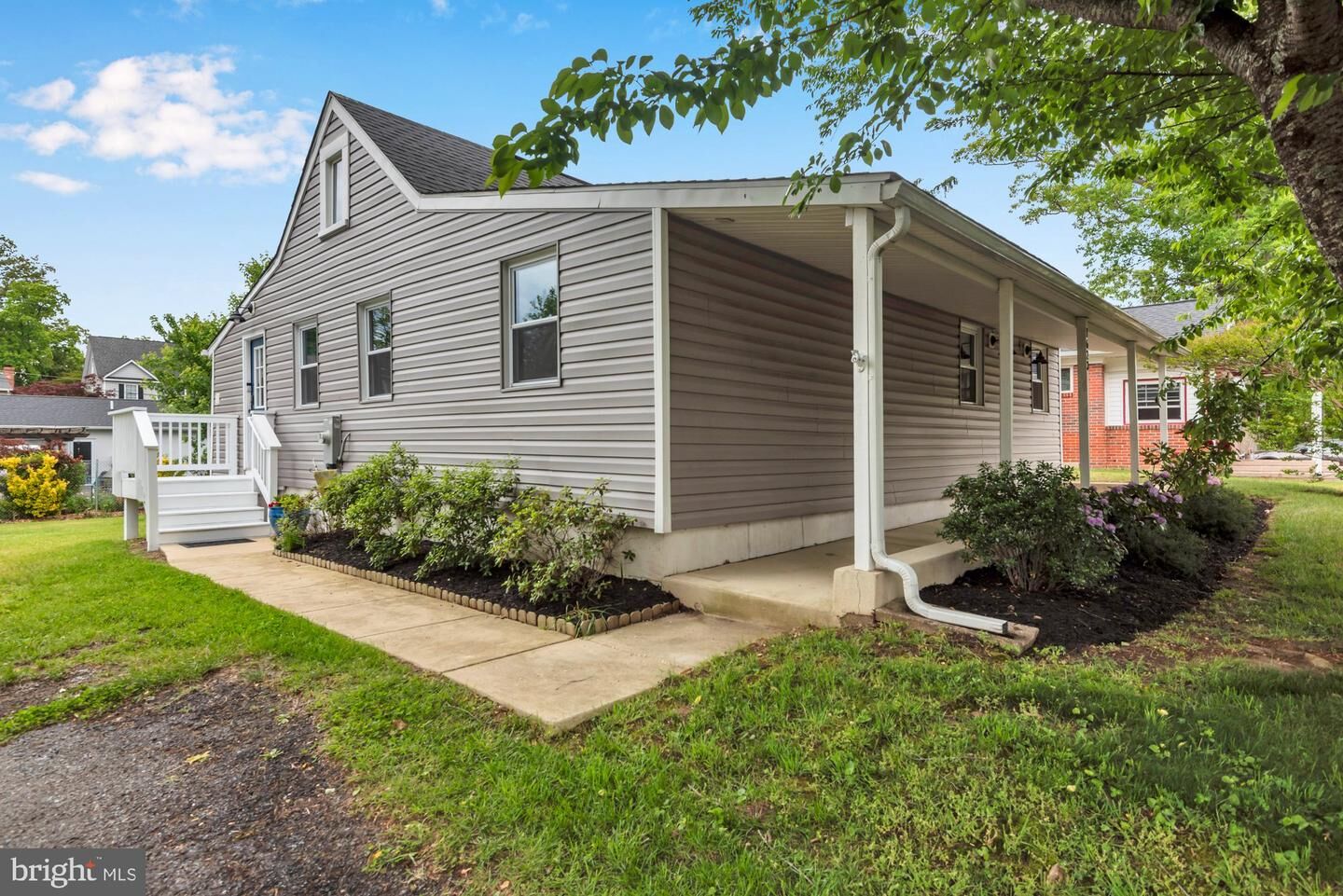 Property Photo: 1623 Riverdale Drive MD 21037