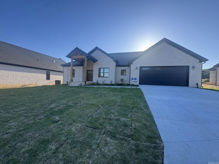 Property Photo:  20 Albion Ct.  AR 72023 