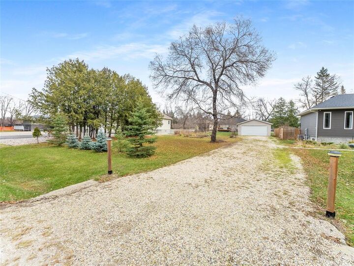 Property Photo:  19 Poplar Avenue  MB R0E 2B0 