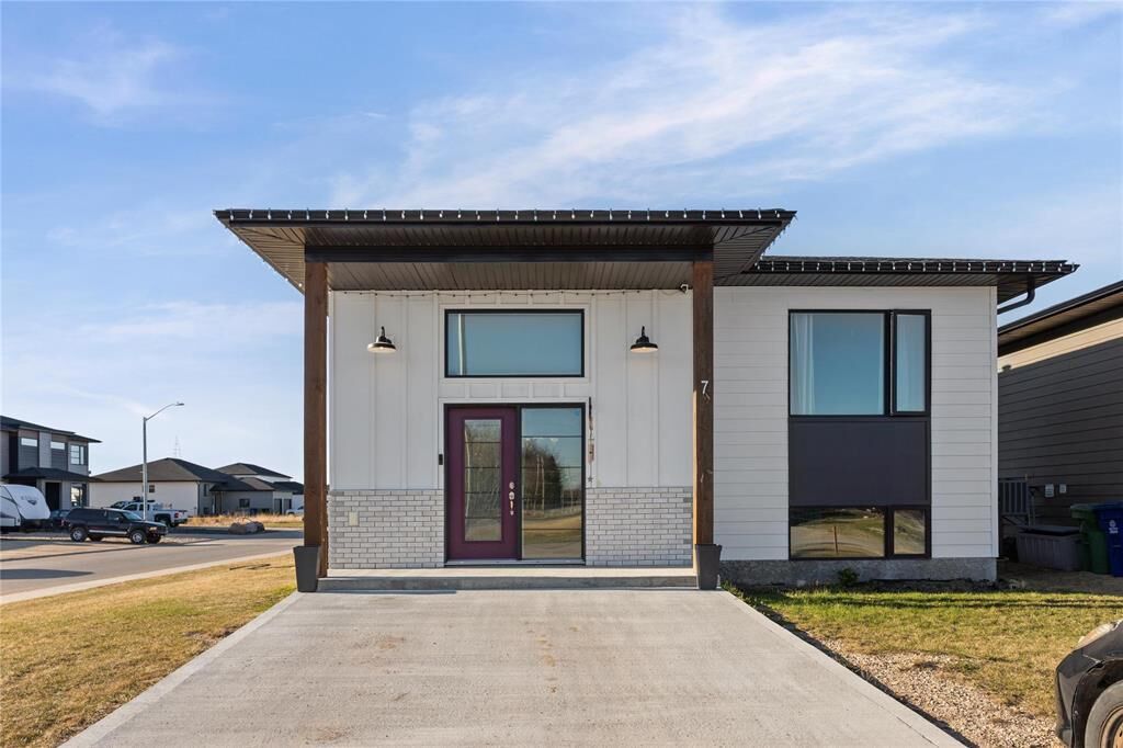 Property Photo:  7 Lindsay Cove  MB R0A 0V2 
