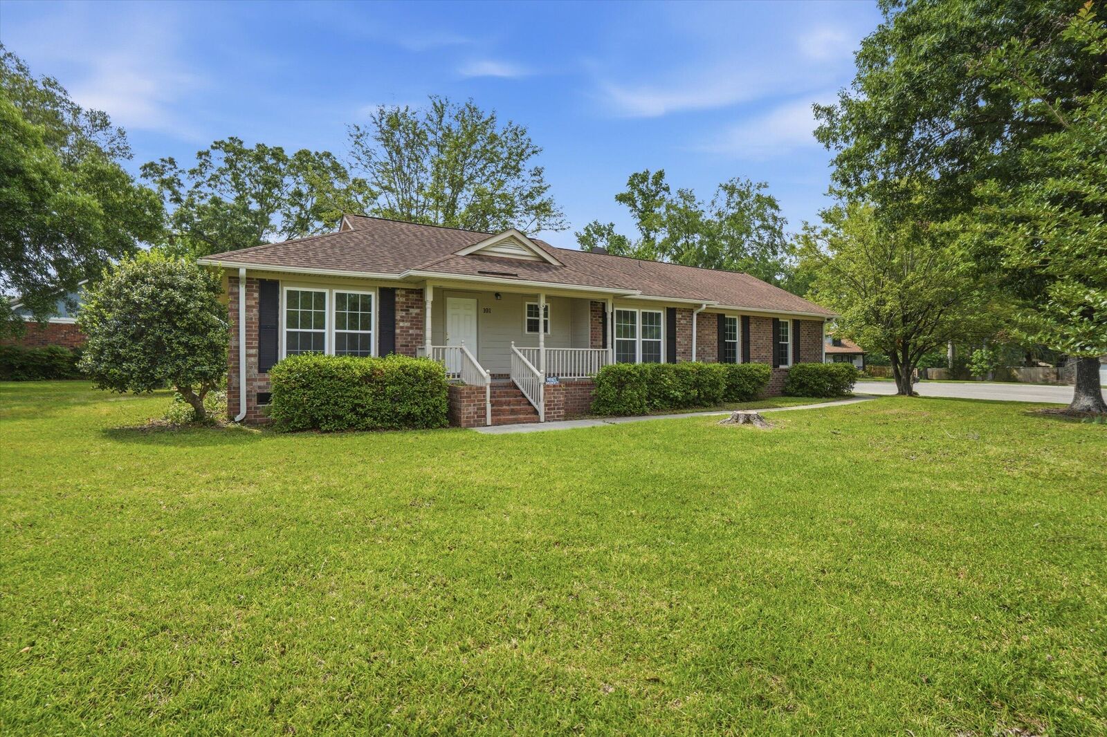 Property Photo:  101 Hanover Court  SC 29485 