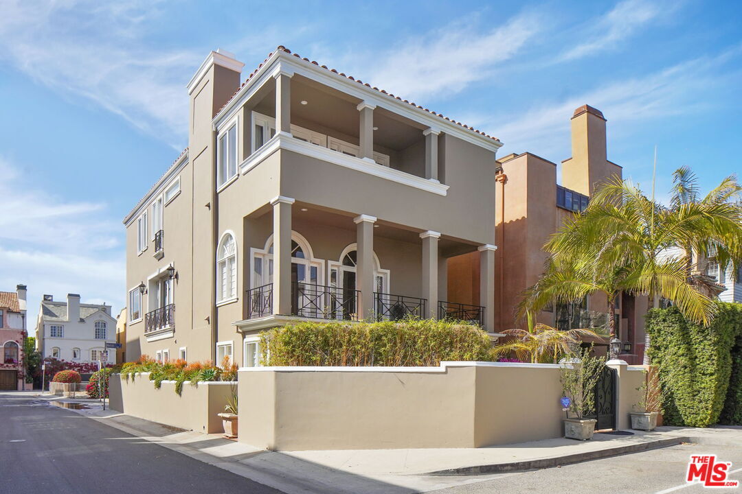Property Photo:  115 Ketch Mall  CA 90292 