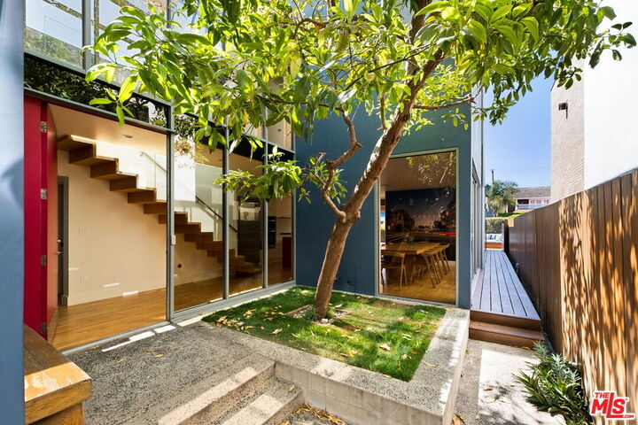 Property Photo: 230 Carroll Canal CA 90291