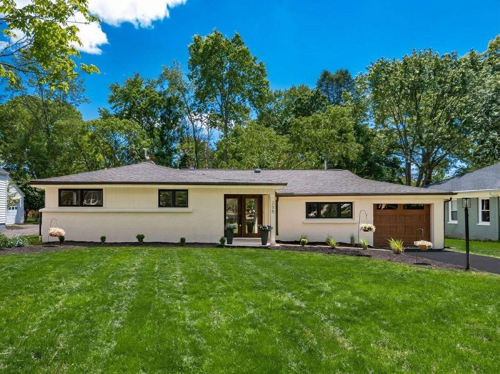 Property Photo: 235 W Southington Avenue OH 43085