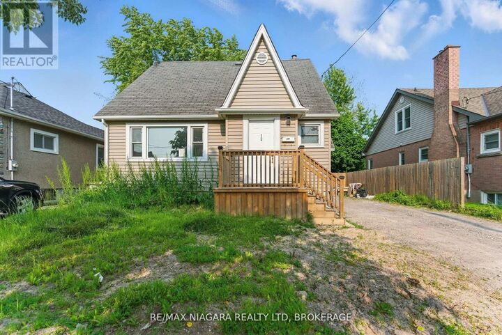 Property Photo:  290 Scholfield Avenue South 1  ON L3B 1N8 