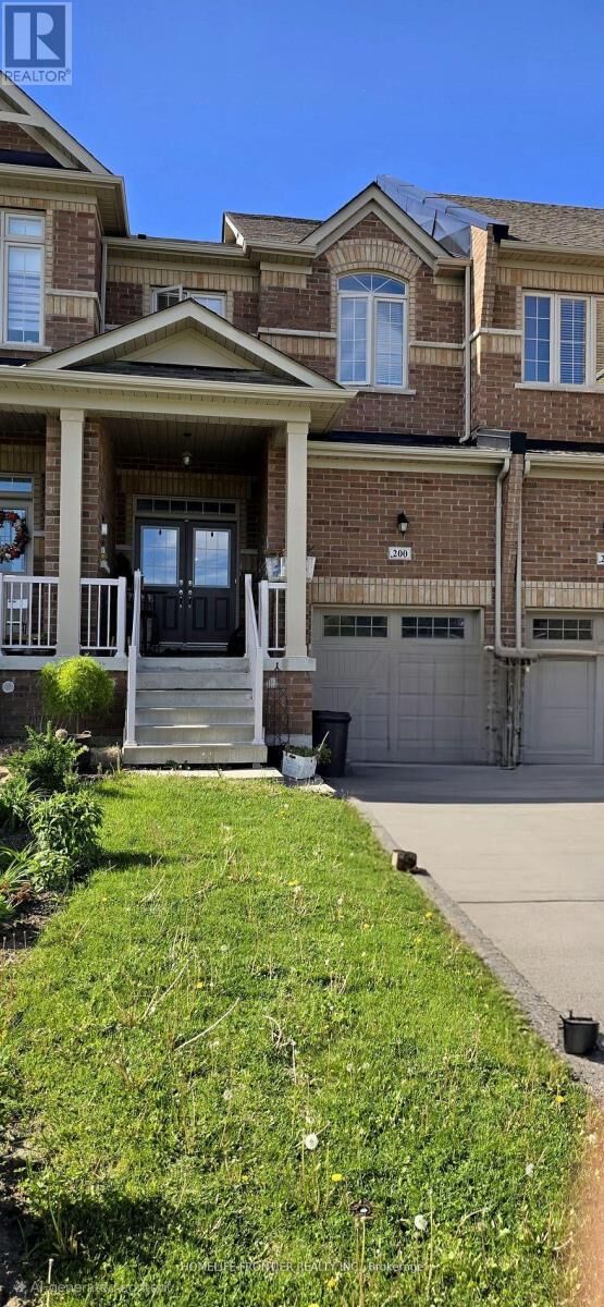 Property Photo:  200 Roy Harper Avenue  ON L4G 7C4 