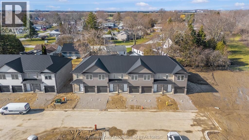 Property Photo:  36 Magnolia Lane  ON N7M 0W7 