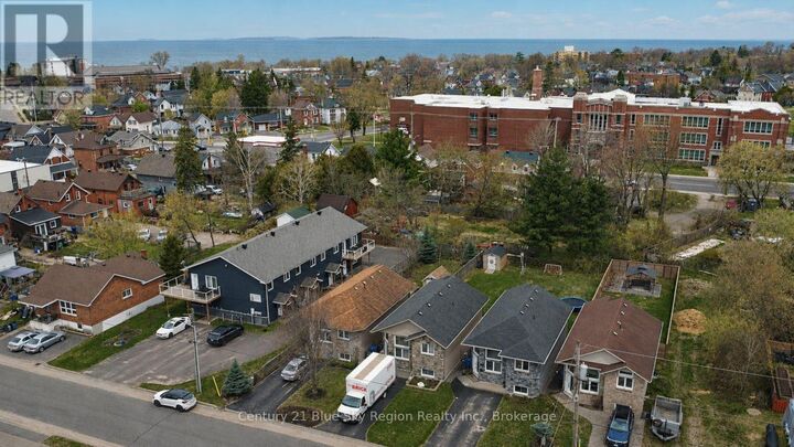 Property Photo:  545 Ann Street  ON P1B 5L4 