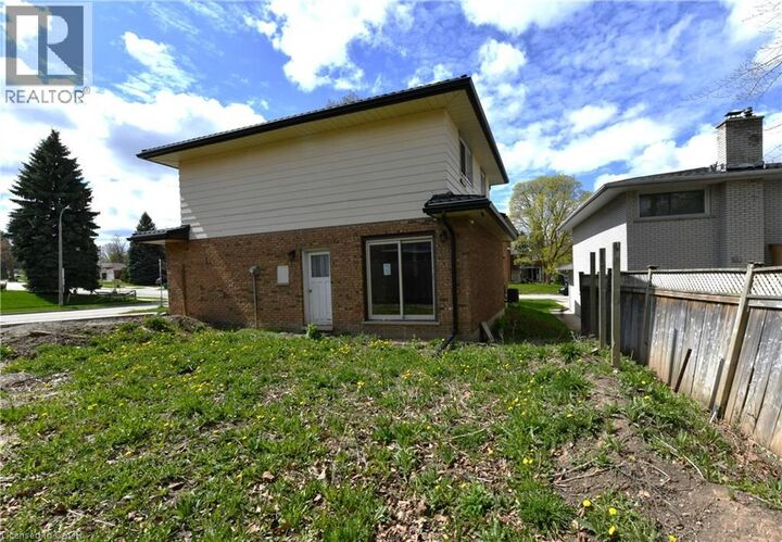 Property Photo:  110 Silverspring Crescent  ON N2M 4P4 
