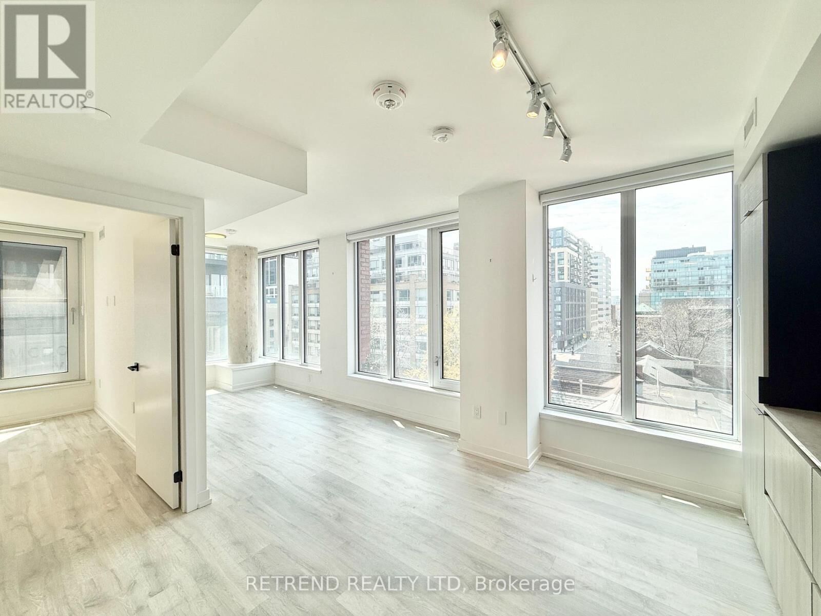 Property Photo:  2 Augusta Avenue 508  ON M5V 0T3 
