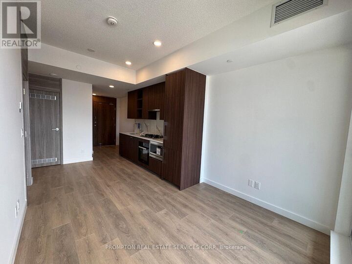 Property Photo:  75 Billes Heights 531  ON M2K 0J8 