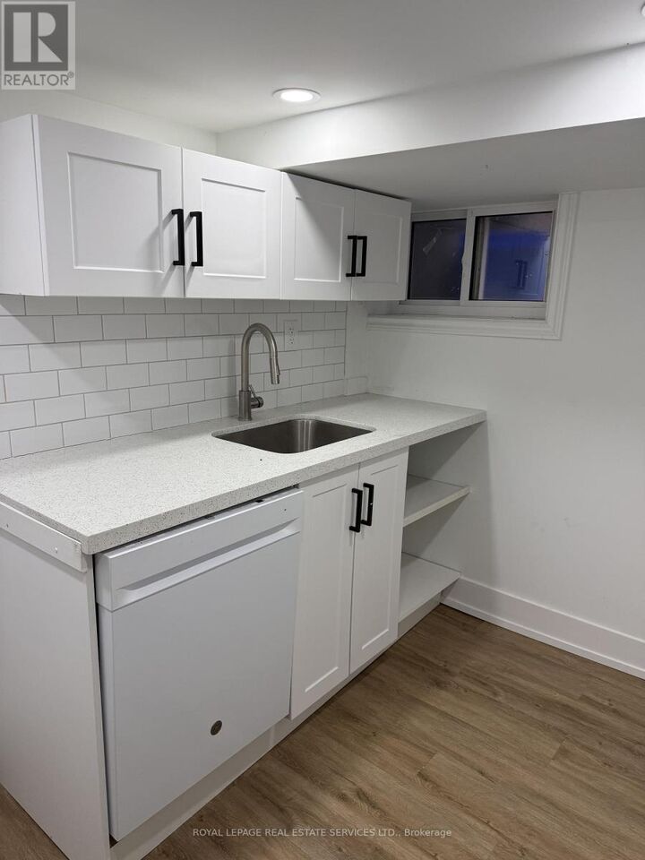 Property Photo:  38 North Oval Lower  ON L8S 3Y6 