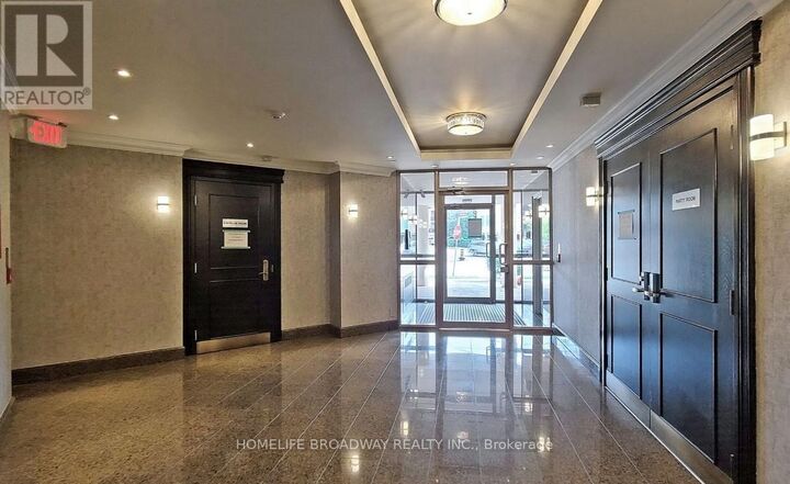 Property Photo:  2 Clairtrell Road 315  ON M2N 7H5 