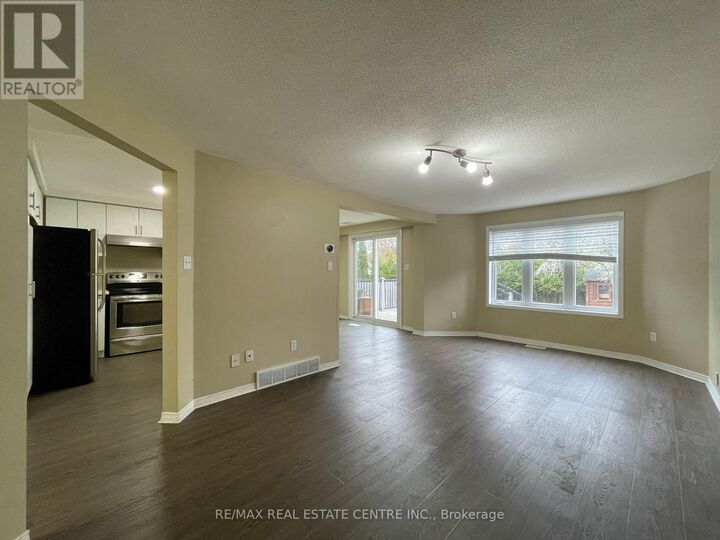 Property Photo:  220 Pastern Trail  ON N2K 3X4 