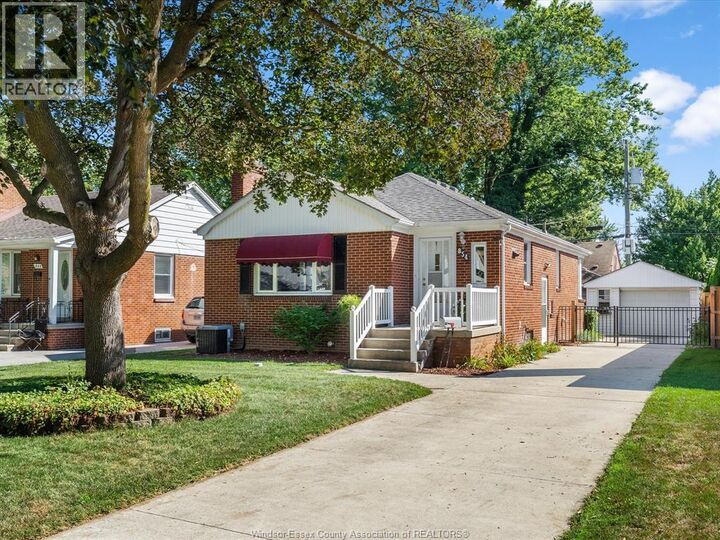Property Photo:  854 Belleperche Place  ON N8S 3C1 