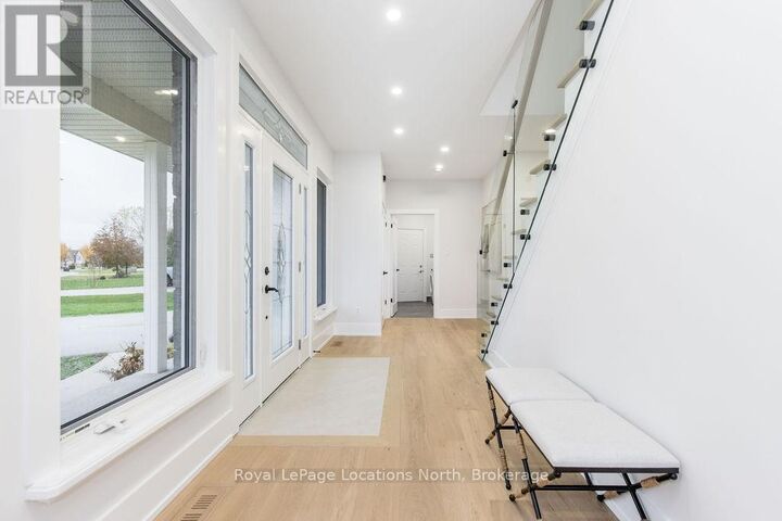 Property Photo:  6 Butternut Crescent  ON L9Z 3S9 