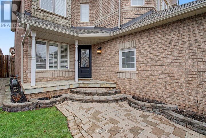 Property Photo:  57 Forsyth Crescent  ON L7G 5L5 