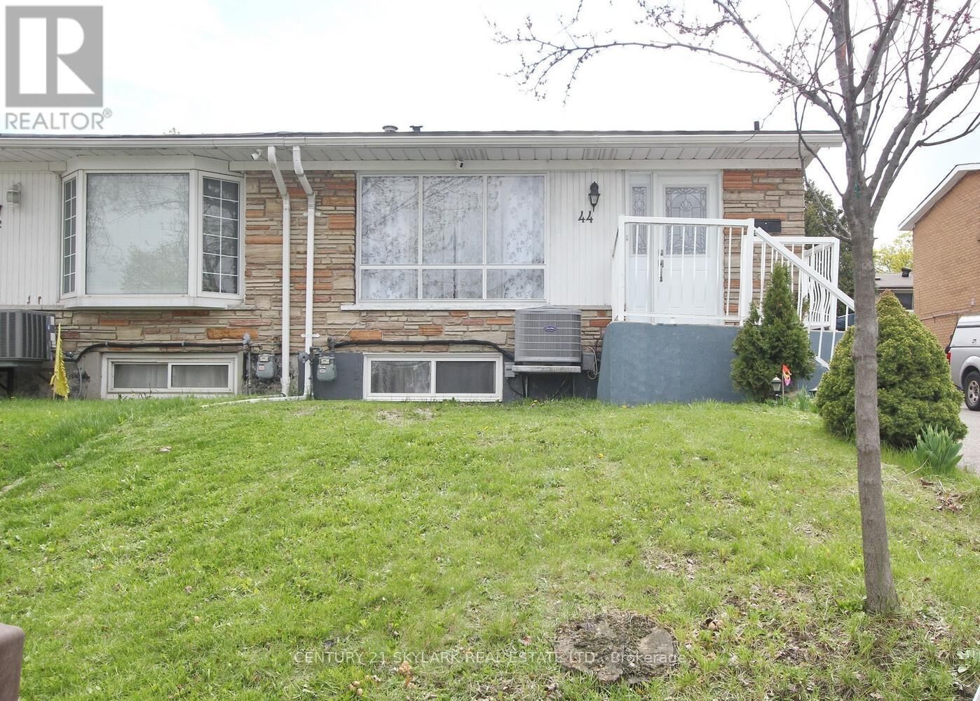 Property Photo:  44 Sharon Court  ON L6W 3B7 