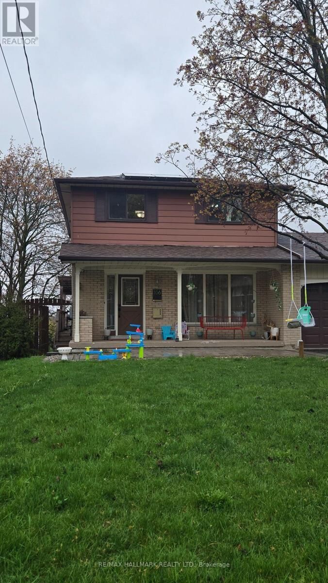 Property Photo:  106 Springdale Crescent  ON L1H 7C1 
