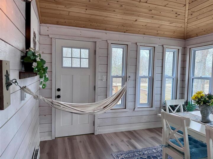 Property Photo:  314 Poplar Avenue  MB R0C 3G0 