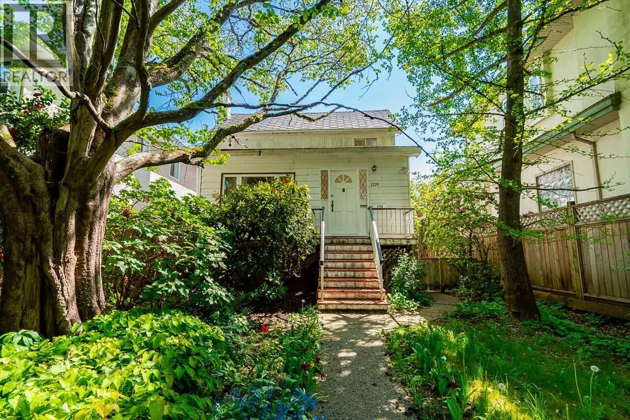 Photo de la propriété:  2720 West 24th Avenue  BC V6L 1R1 