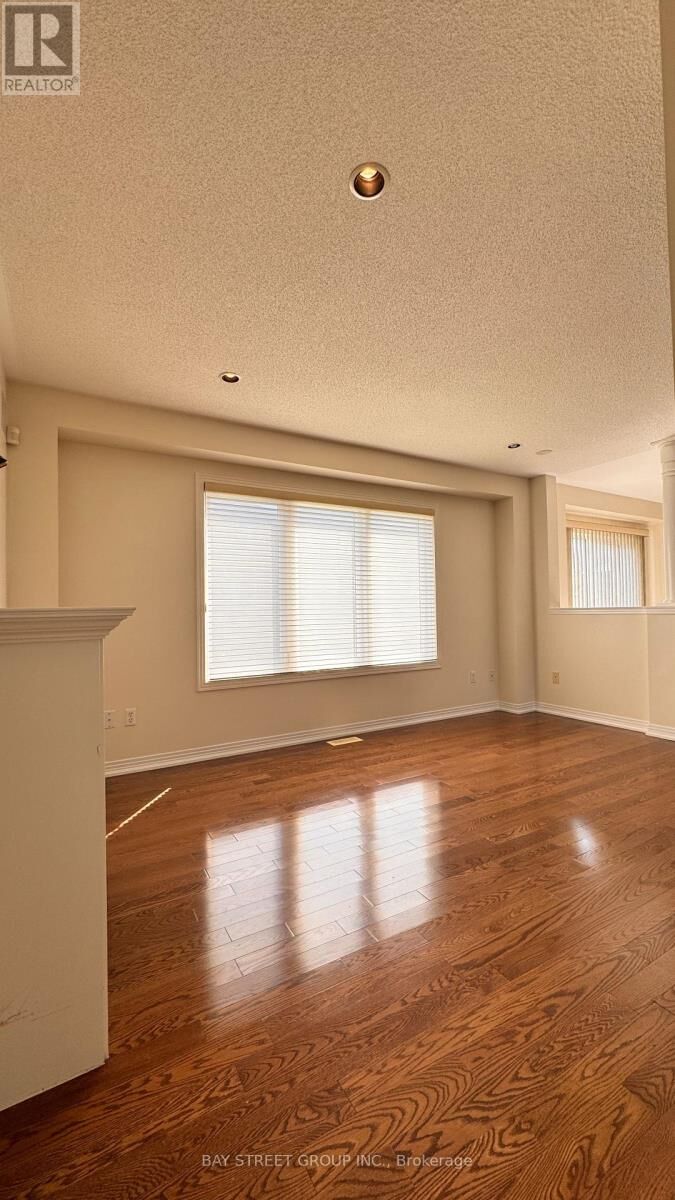 Property Photo:  110 William Booth Avenue  ON L3X 3B2 