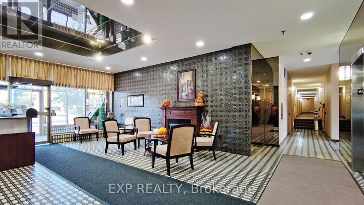 Property Photo:  121 Ling Road 808  ON M1E 4Y2 