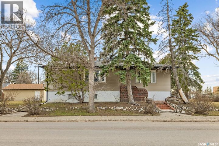 Property Photo:  3301 Regina Avenue  SK S4S 0H3 