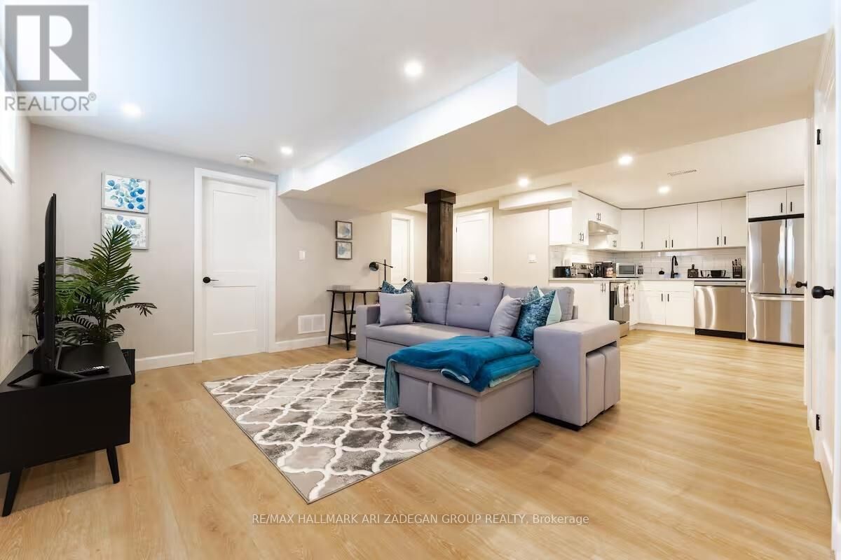 Property Photo:  36 Cloke Court Bsmt  ON L8T 1N5 