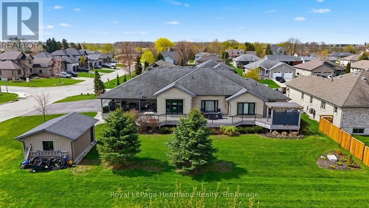 Property Photo:  225 John Street South  ON N0G 1Z0 