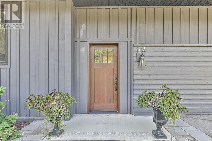 Property Photo:  164 Park Avenue  ON L3Y 1V1 