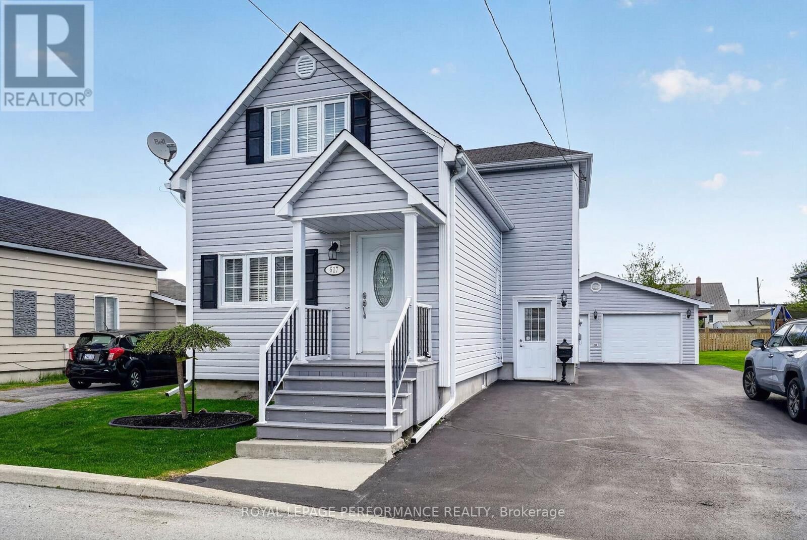 Property Photo:  617 Augustus Street  ON K6J 3X2 