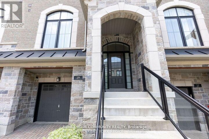 Property Photo:  29 Nardini Lane North  ON L4C 1C2 