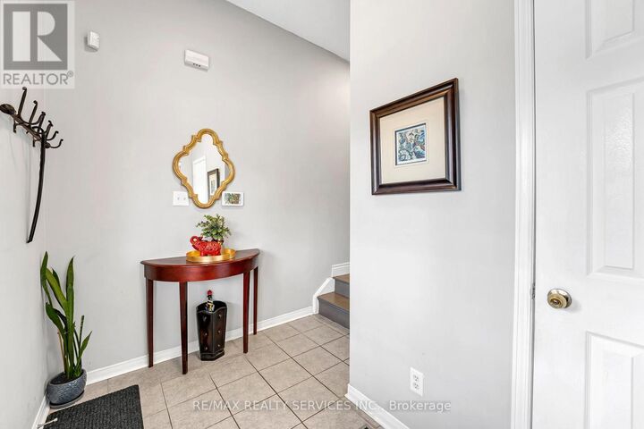 Property Photo:  46 Ryegrass Crescent  ON L7A 3K8 